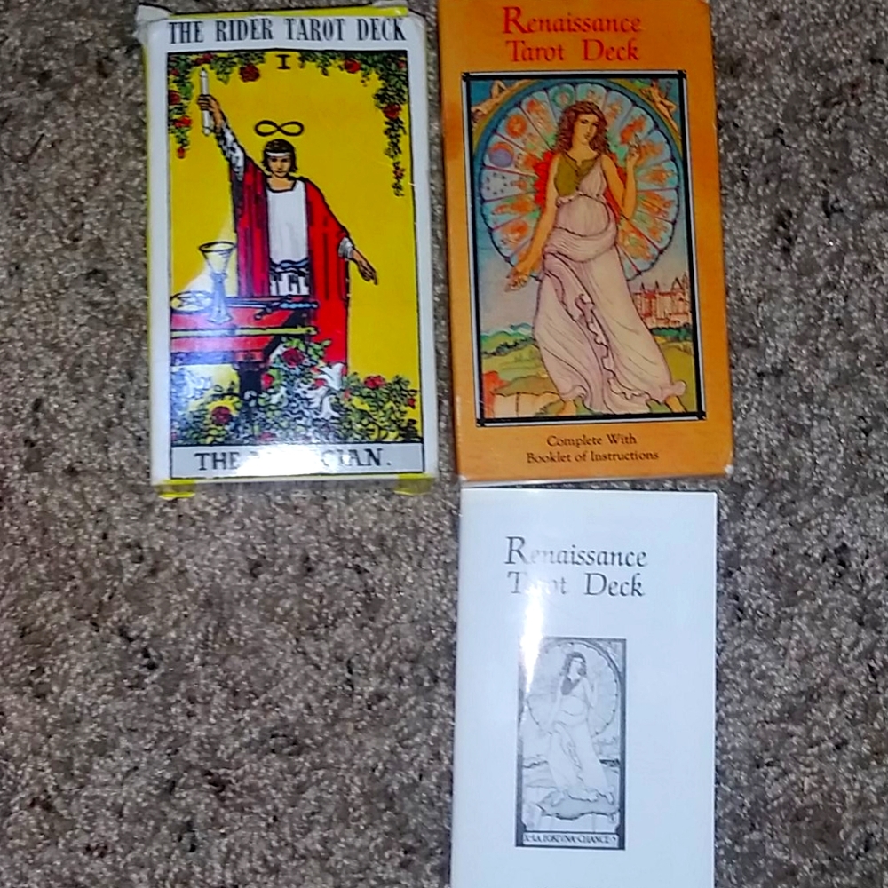 Tarot card pack